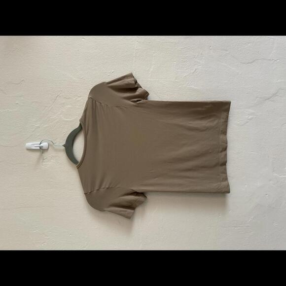 SKIMS Soft Smoothing Seamless T-shirt - Truffle M - Picture 4 of 4